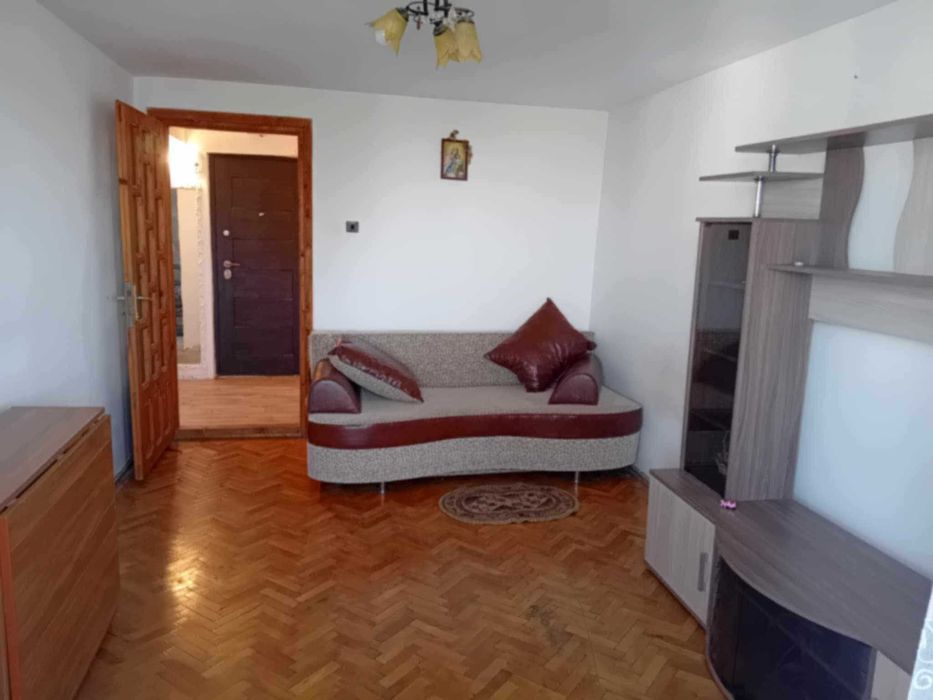 Vand apartament cu 3 camere