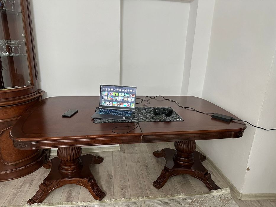 Стол со сервантом