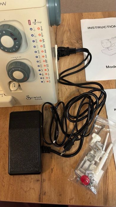 Швейная машина Janome 525S Model 7025 DM 2000
