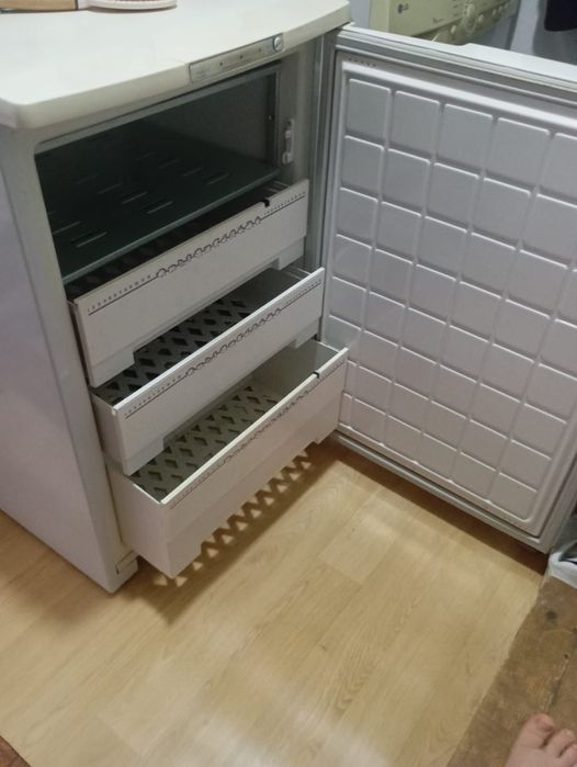 морозильник 20 000 тг