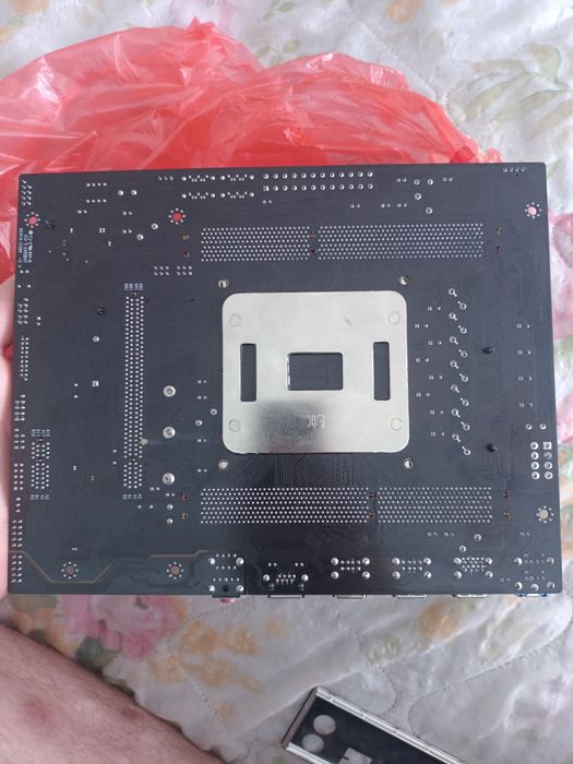 маиеринская плата с процессором Intel(R) Xeon(R)