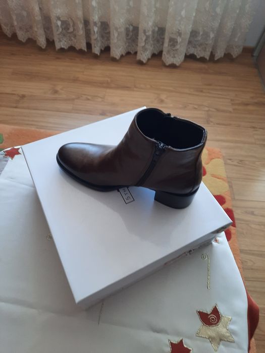 Ghete damă, mărimea 37