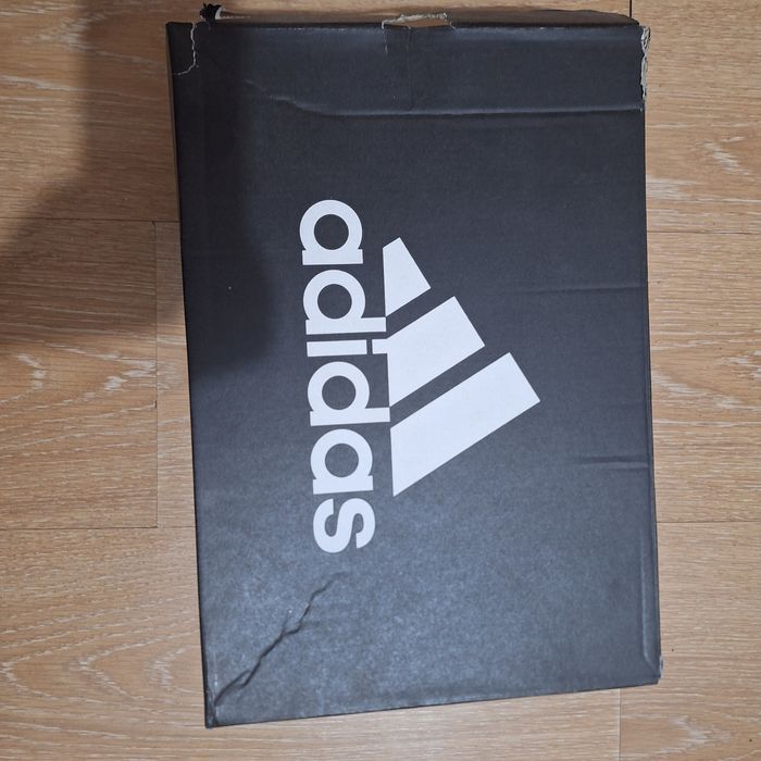 Кроссовки адидас