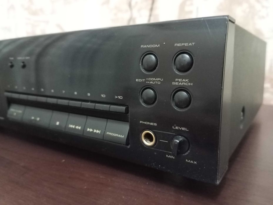 Продам проигрыватель CD дисков PIONEER model PD 204.