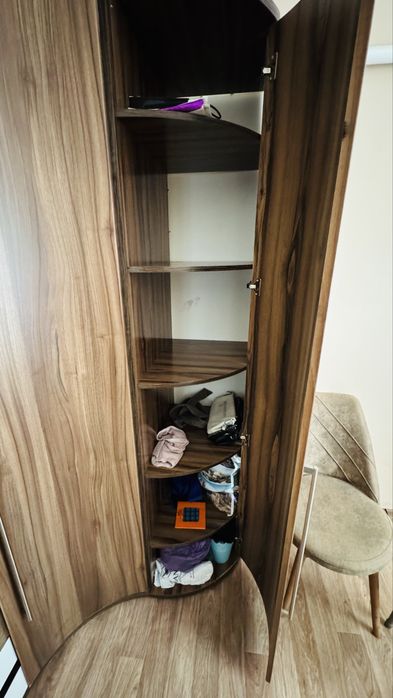 Шкаф угловой с зеркалом