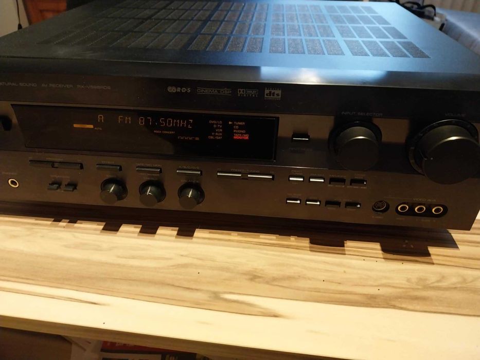 Продавам касетофон YAMAHA