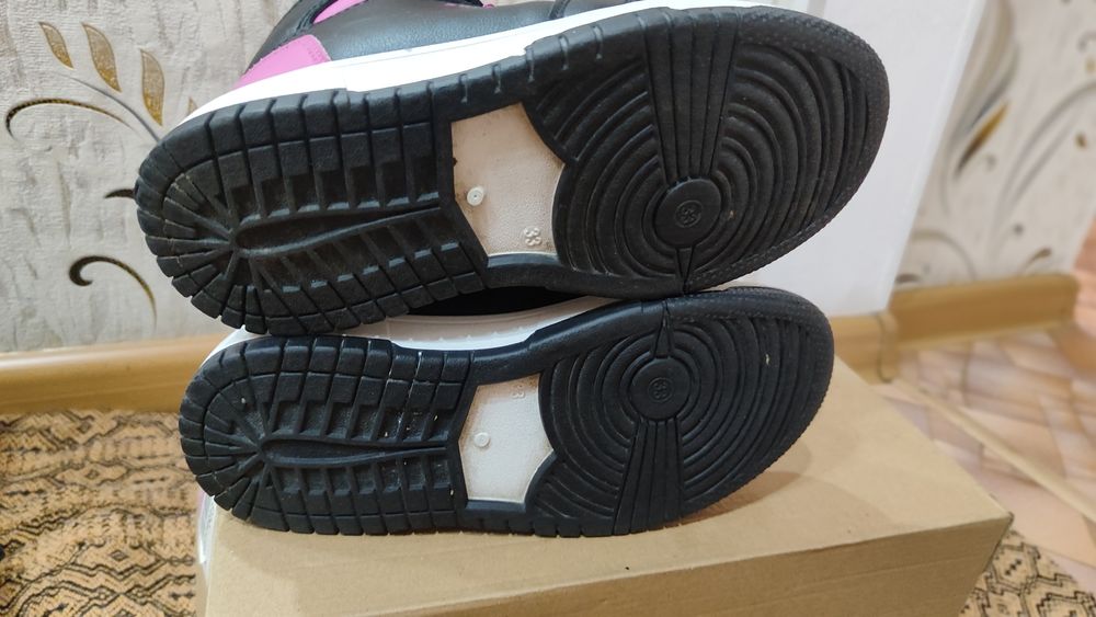 Продам обувь детскую на девочку