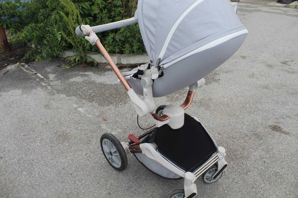 Бебешка и  количка