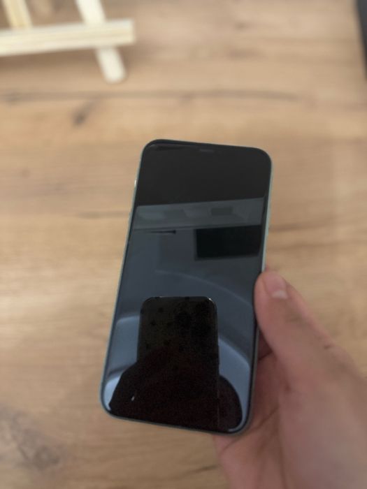 Iphone 12 pro toʻq koʻk rang