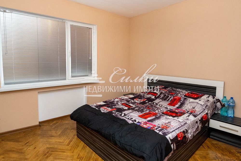 Продава се Тристаен апартамент в Шумен, Център - 80 кв.м за 1282 €/кв.м - Снимка #4