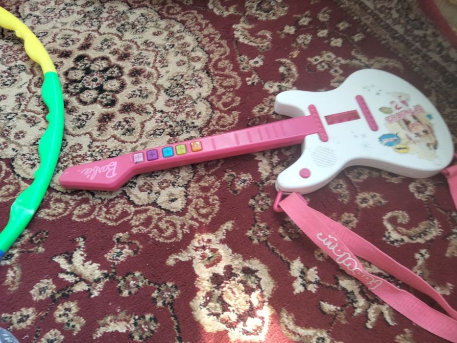 Продаю игрушки для девочек.Разные,,не дорого