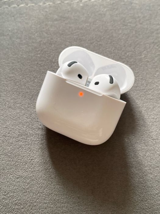 продам airpods 4