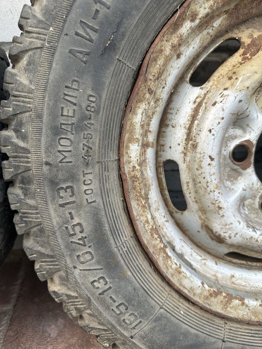 Продам резину от москвича м-412