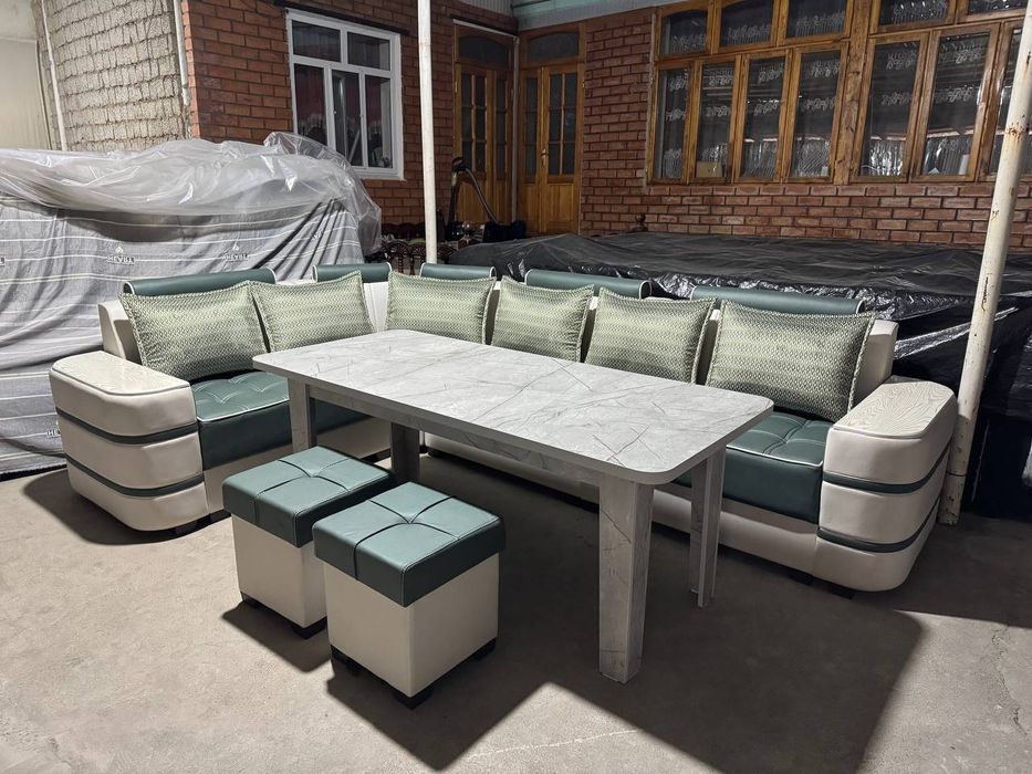 Sotiladi gostiniy ugolok