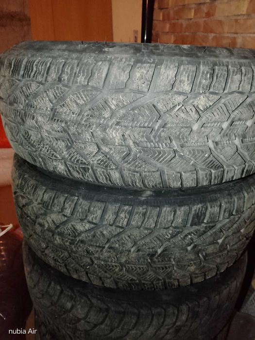Продавам зимни гуми