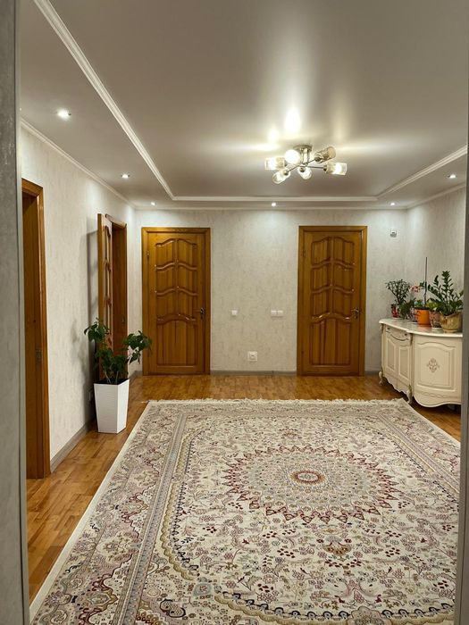 Продам квартиру 4х комнатную                            .