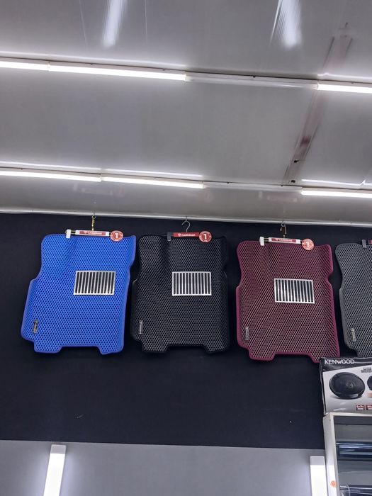 Avtomobilar uchun polik