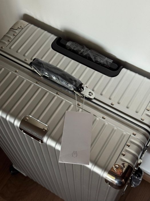 Geamanta Troler Rimowa Argintiu