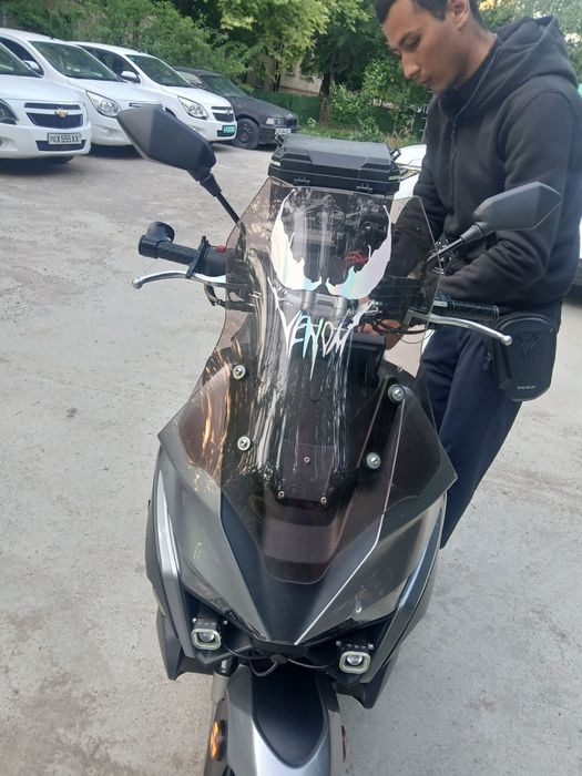 Skuter n max x max yamaha 180 kub