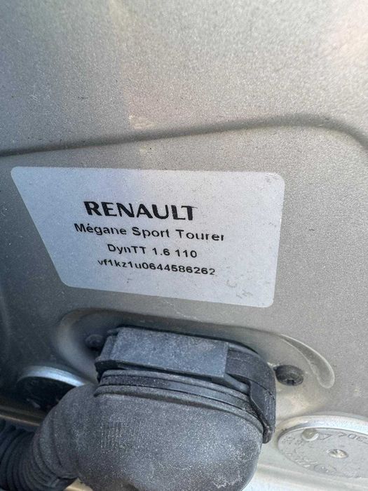 Dezmembez Megane 3 Combi , 1.6 benzină 110Cp cod K4M585 cutie 6 trepte