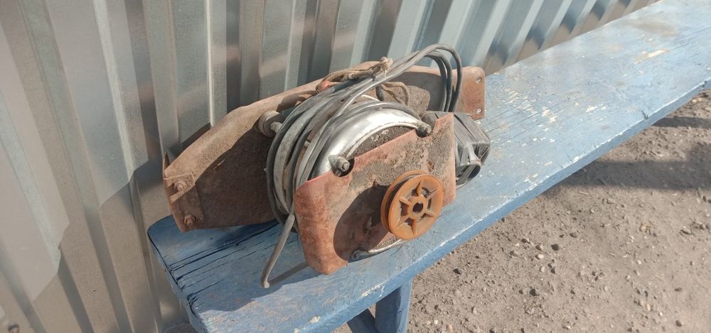 Продам электродвигатель с советской стиральной машины