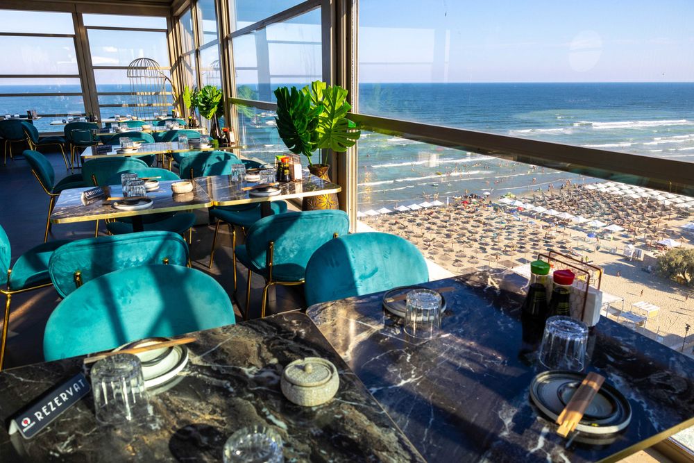 Fotograf Business & Evenimente, Livrare Rapidă + AI pentru Promovare