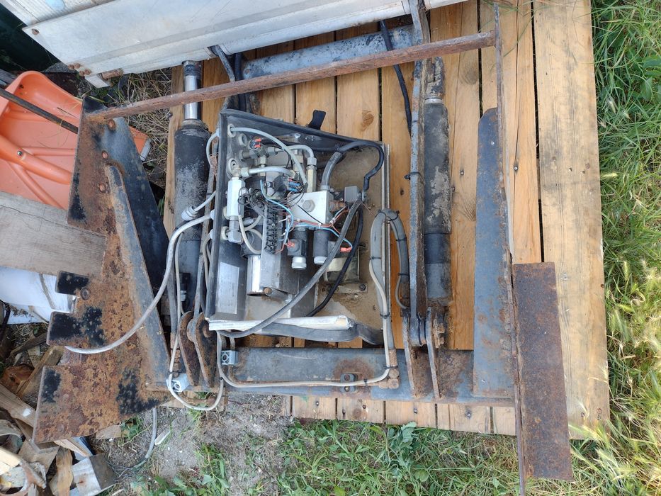 Хидравличен падащ борд за бус