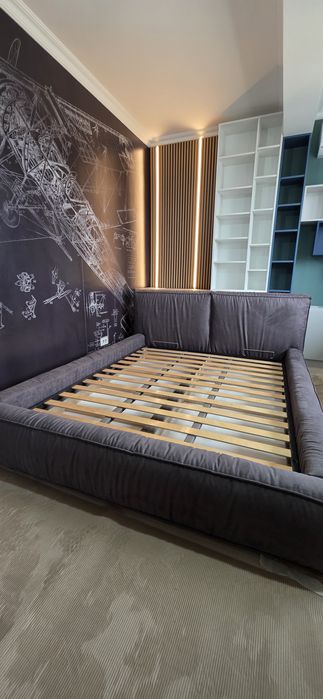 Pat tapitat 180x200cm cu somiera rabatabila