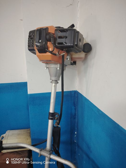 Продам триммер, бензиновый