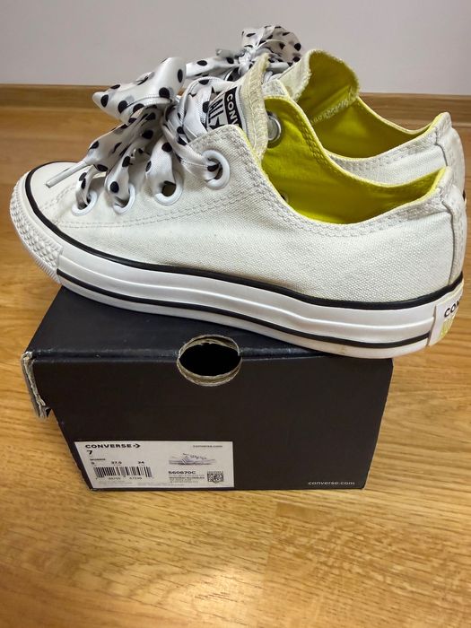 Tenesi Converse damă