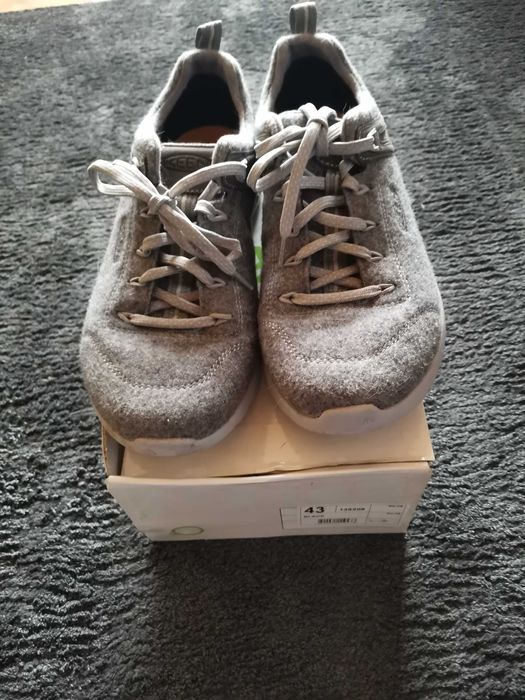 Нови мъжки маратонки