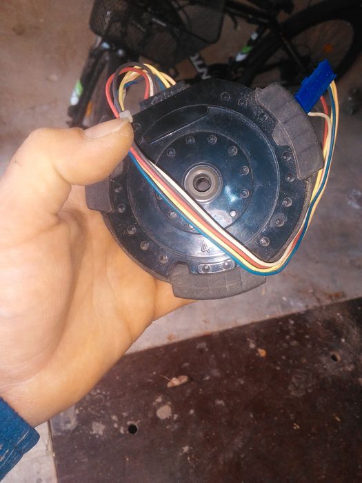 Продавам магнитен мотор за вентилатор на вътрешното тяло на климатик Д