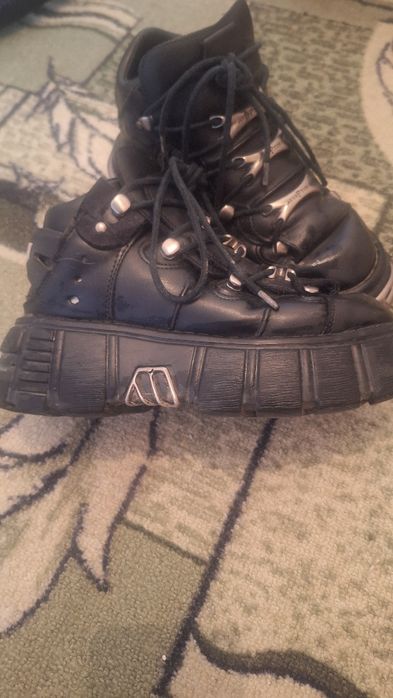 Продам Ботинки  подростковые