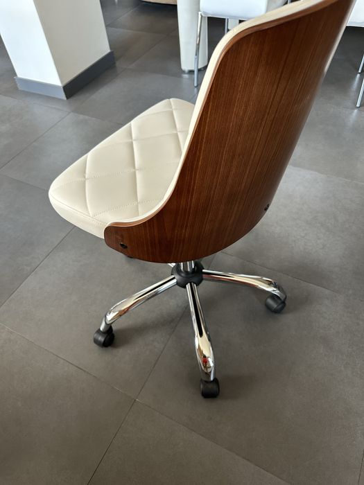 Стол на колелца Boston  с 24 м гаранция и безплатна доставка до офис