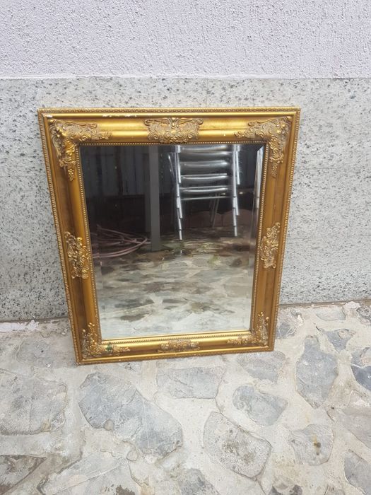 Vand oglinzi cu rama, modele deosebite