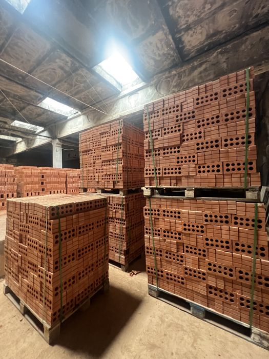 Керамический красный кирпич