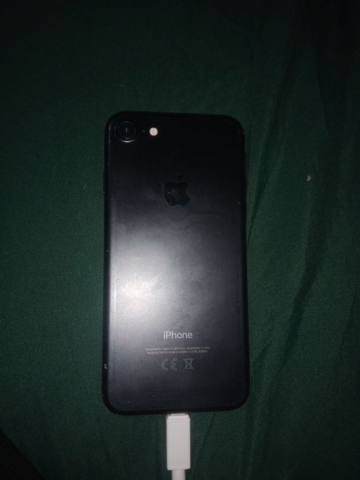 Айфон 7 все в описании