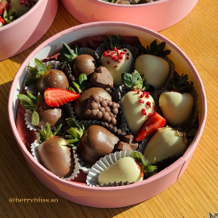 Клубника в шоколаде подарок сыйлық