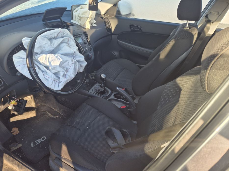 Хюндай  и 30    1.4 бензин