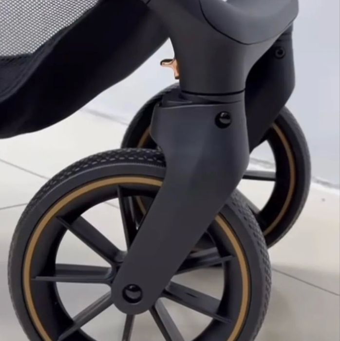 Продам коляску 3 в 1