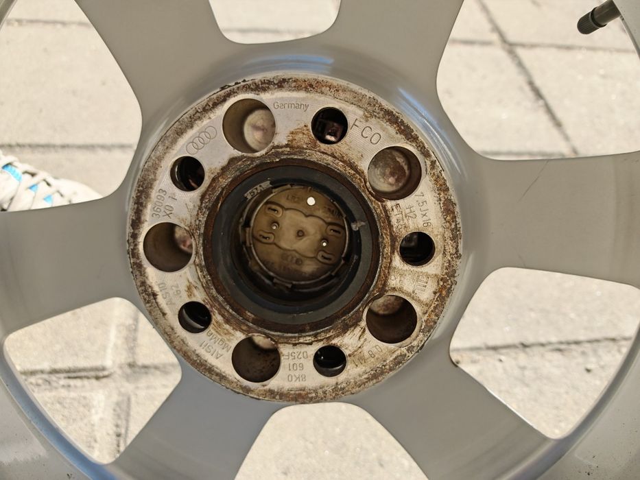 Гуми с джанти за Ауди 16 цола