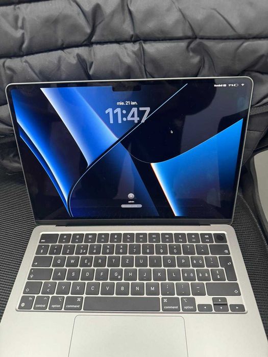 MacBook AIR M2 2022