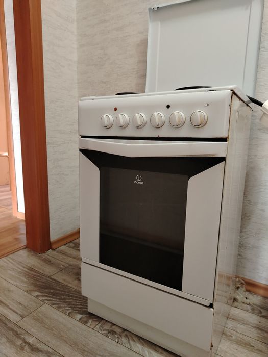 Продам электрическую плиту