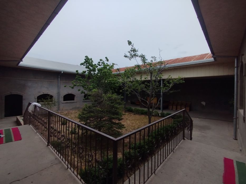 Тошкент тумани, Парвозда шинам 5.5 сотихли ҳовли сотилади!