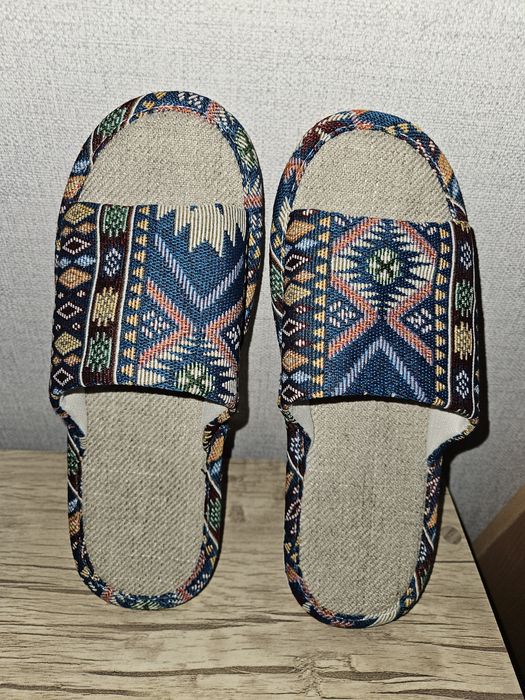 Женские домашние тапочки. Новые. Размер 41. Цена 35.0 тыс