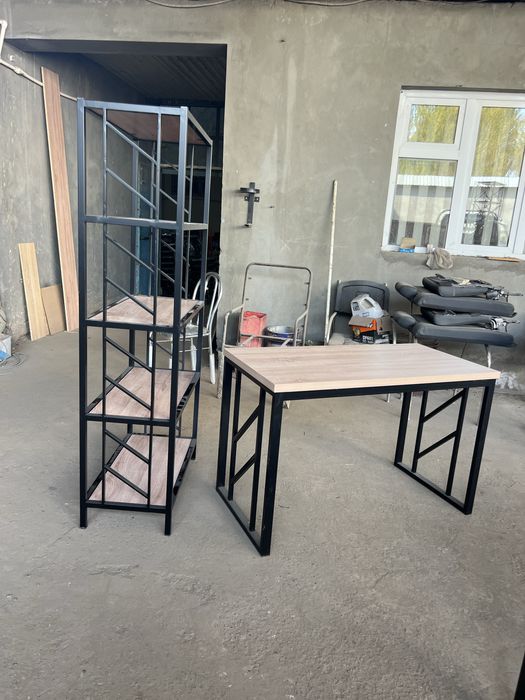 Loft parta stelajlar