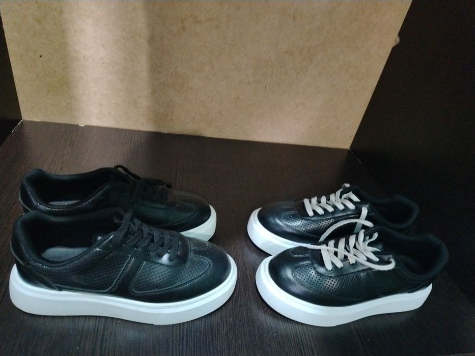 Продам кроссовки женские.