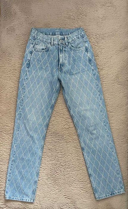 Rochie, pantaloni si pantofi dama (detalii in text)