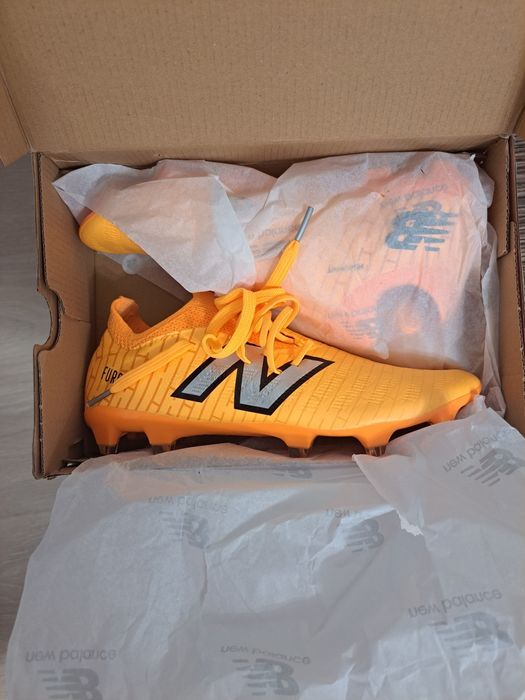 Ghete de fotbal New Balance