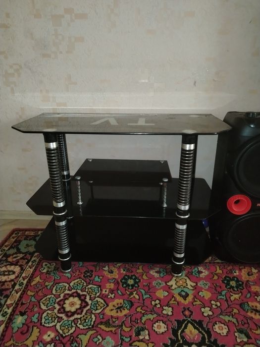 Столик для телевизора